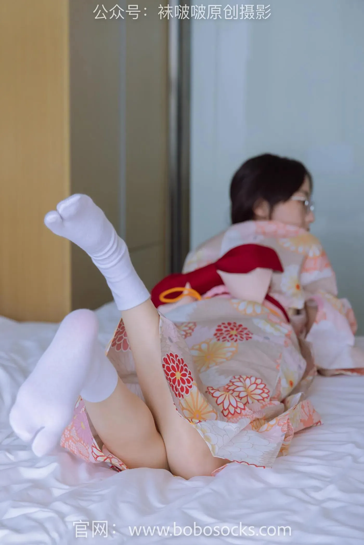 [BoBoSocks袜啵啵]NO.137 稚予-木屐、分指白棉袜、裸足、和风浴衣 [170P]插图2
